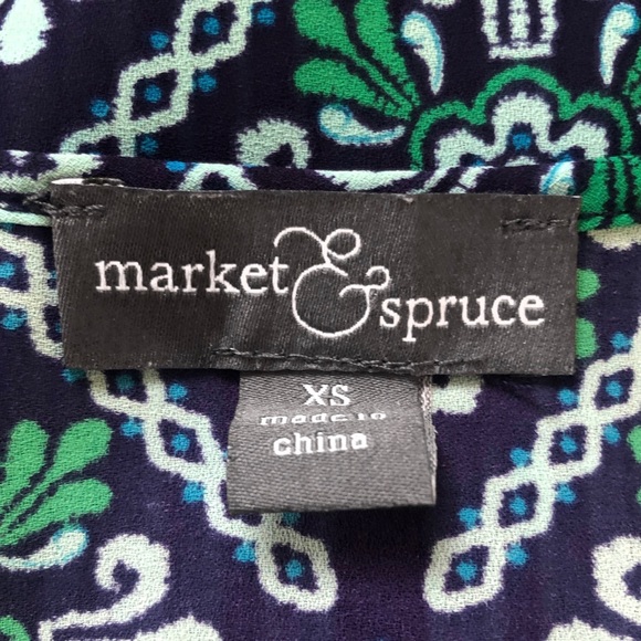 Market & Spruce - Sleeveless Crochet Detail Print Top - Stitch Fix - Picture 8 of 10